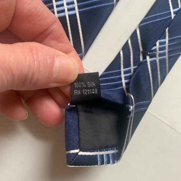 Michael Kors 100% Silk Men's Neck Tie - Picture 5 of 5